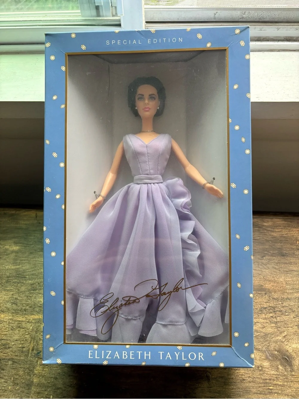 Elizabeth Taylor White Diamonds Barbie Doll